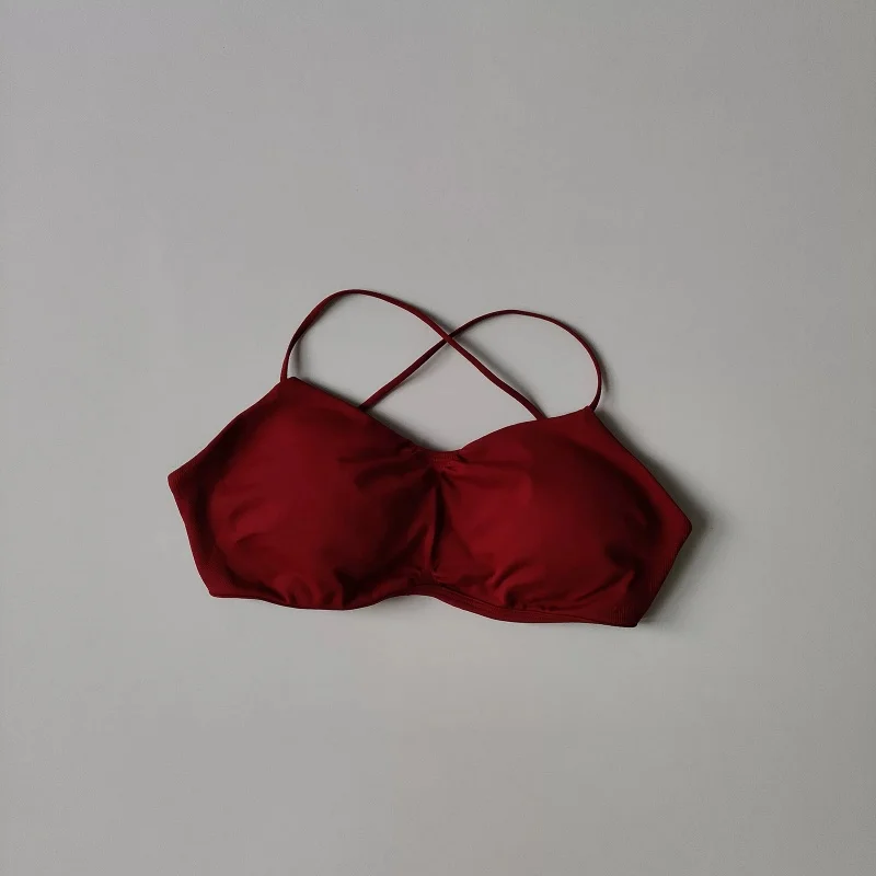 Nahtloser Yoga-BH für Damen mit Riemchen und überkreuztem Rücken, V-Ausschnitt, Push-up-Effekt, Sport-BH mit integriertem Brustpolster, Fitness- und Pilates-Trainingsunterwäsche. – Detail 9