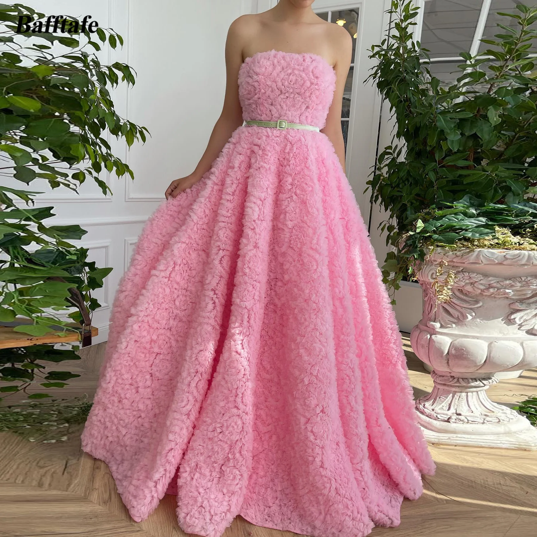 

Женское Тюлевое платье с оборками, без бретелек, трапециевидного силуэта