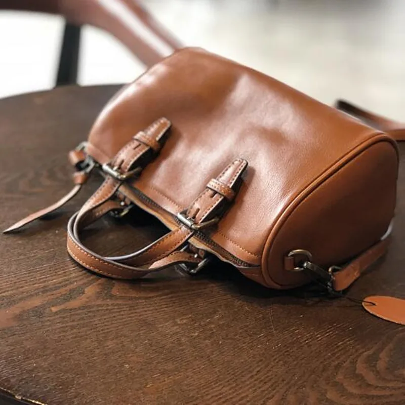 2024 Vintage luxury fashion cowhide Messenger Bag soft leather women\'s bag One shoulder Cross-body square shopping bag