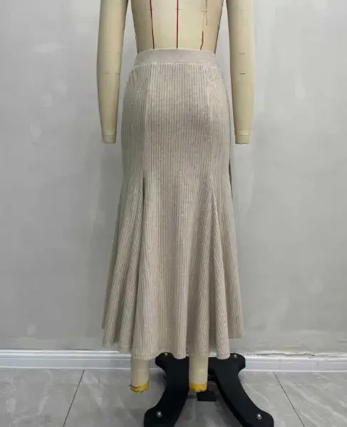 الربيع والخريف جديد ارتفاع الخصر بلون الجانب زر الزخرفية محبوك تنورة ذيل السمكة للنساء تنورة التخسيس الأنيقة