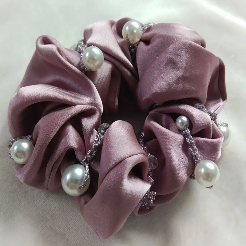 Graceful Pearl-Embellished Satin Scrunchie Hair Tie – Stylish and Versatile Hair Band for Ponytails