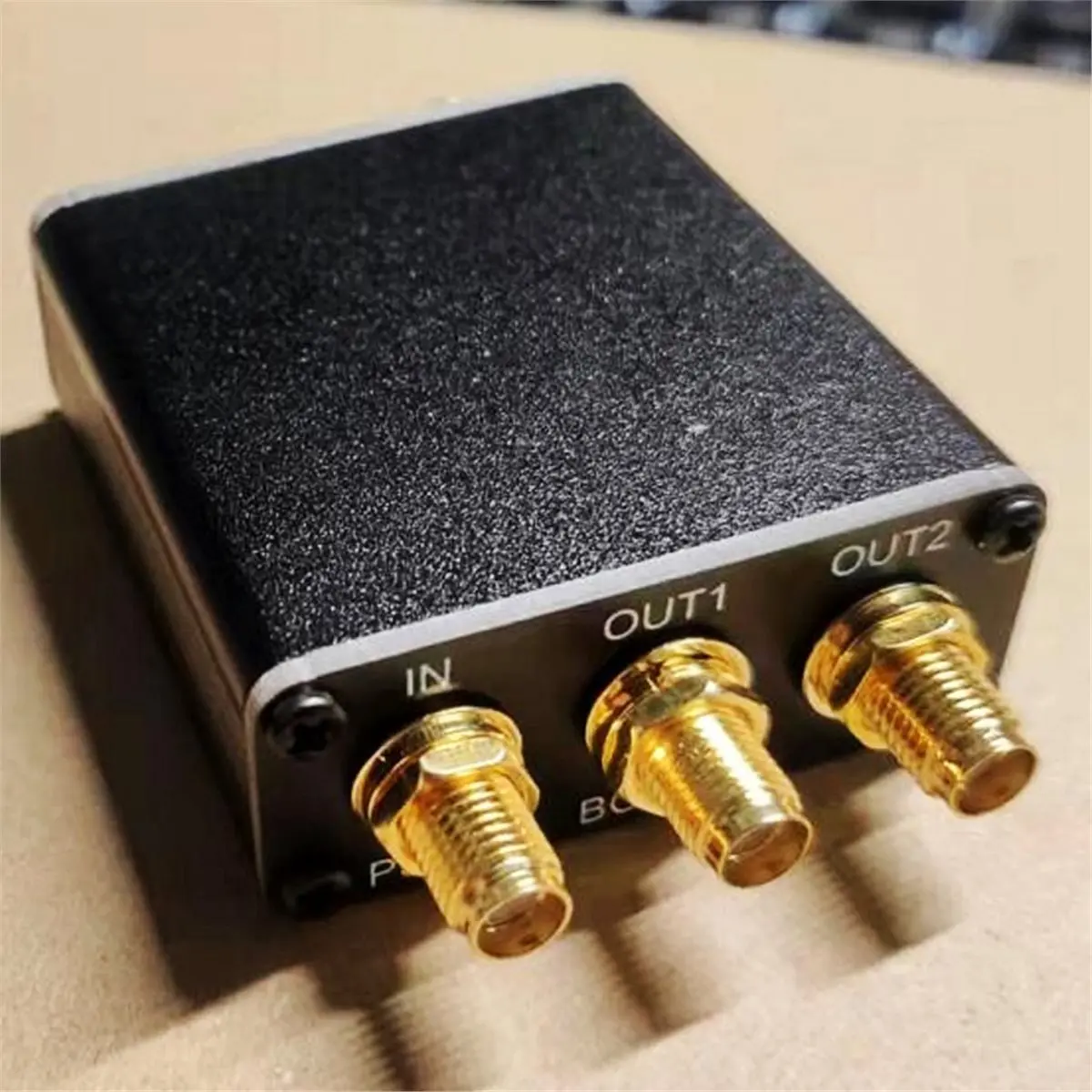 Y477A~!#PS-LF-4, 10K-1.5G, 10M 1 Minute 4 Power Divider, Splitter Low Frequency SMA Professional Power Divider