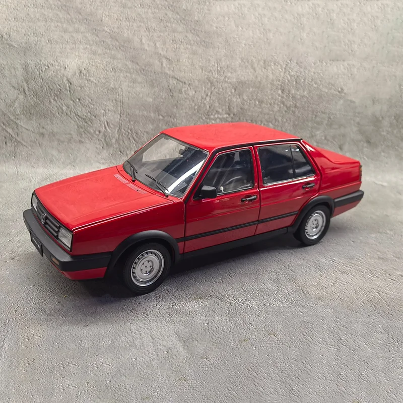 1/18 Scale Jetta Alloy Car Model Collection Ornaments