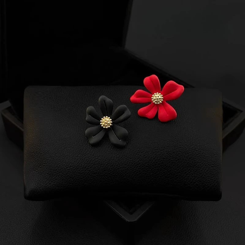 

Delicate Small Flower Brooch for Women Suit Lapel Pin Shirt Collar Accessory Prevent Exposure Corsage Secure Fashion Chic 5900