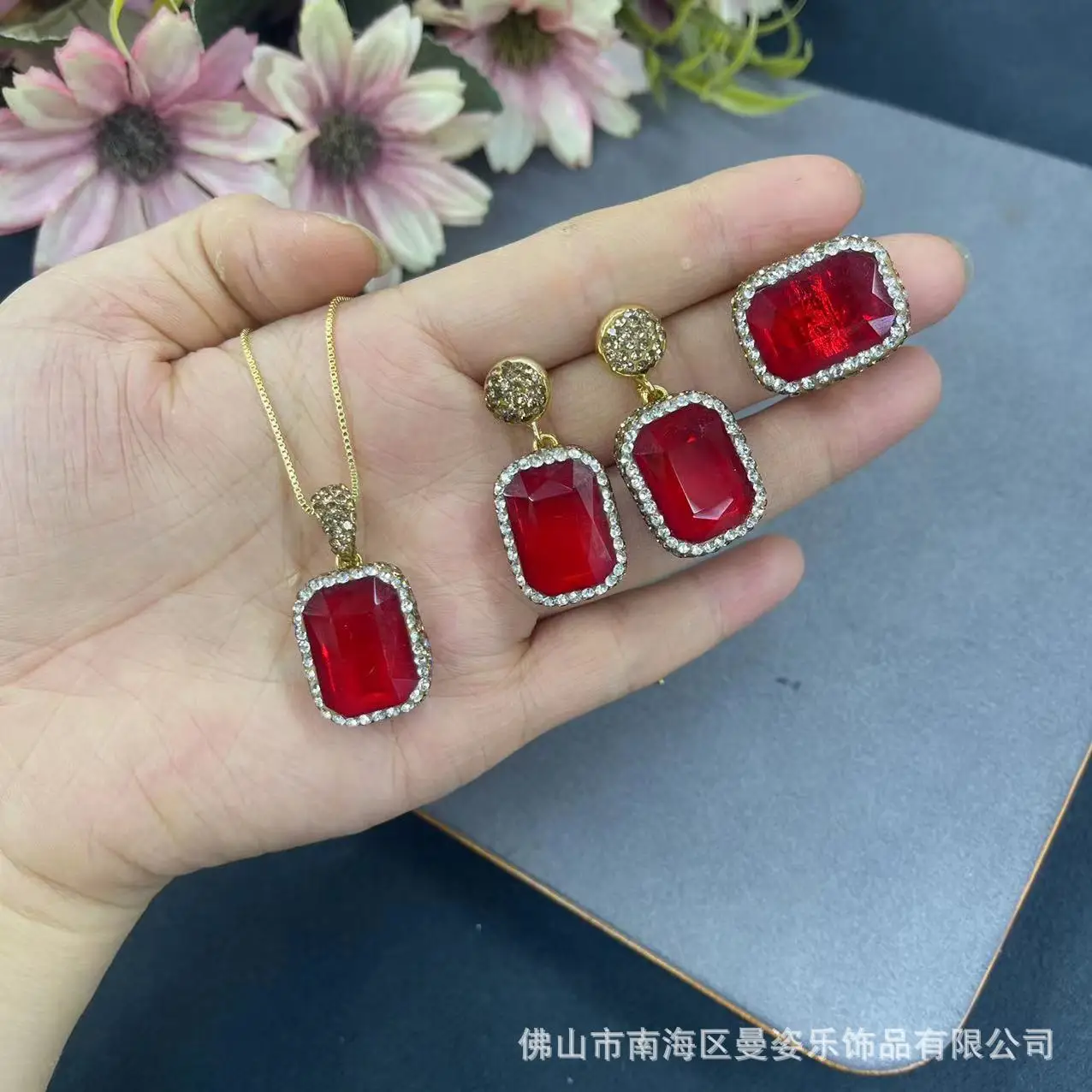 

Ore red crystal exquisite three-piece set Douyin hot-selling niche medieval pendant necklace earring ring