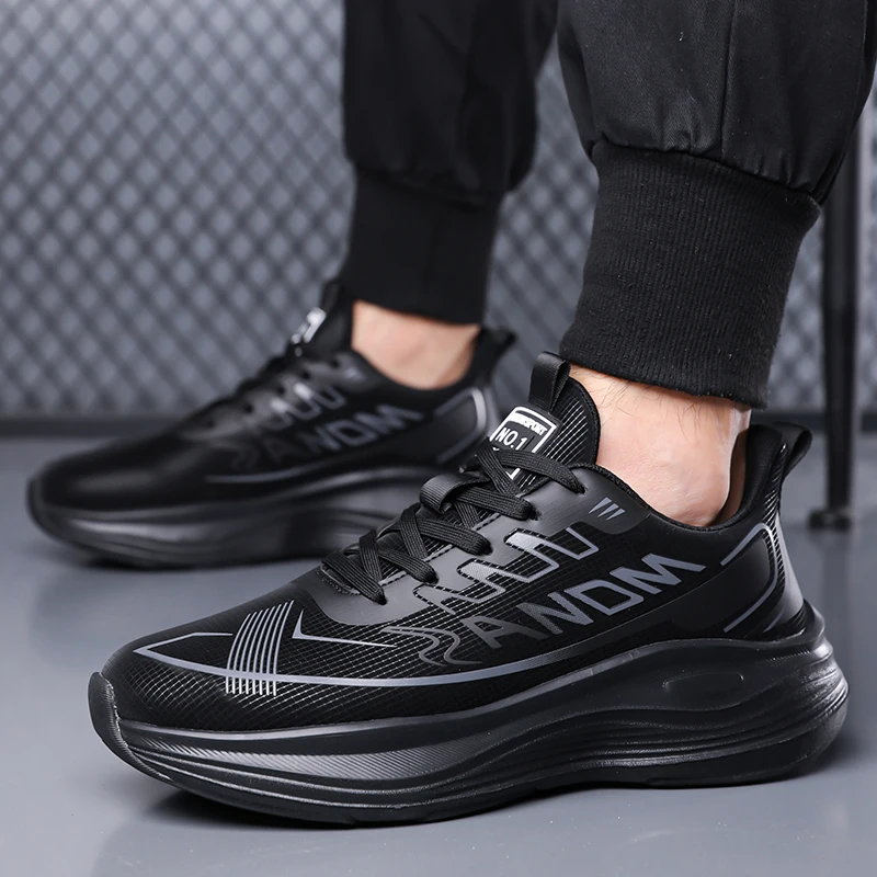 

2025Новые мужские кроссовки для ходьбы и бега, толстая подошва, легкие и дышащие, подходят для ежедневного бега, тренировок и занятий спортом