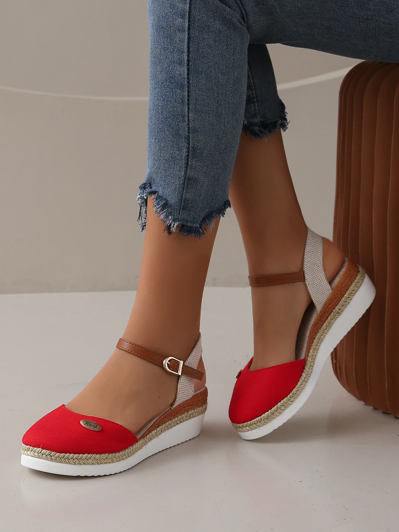 Cross-border foreign trade plus size color matching Baotou back empty sandals with light hemp rope buckle women\'s shoes platform