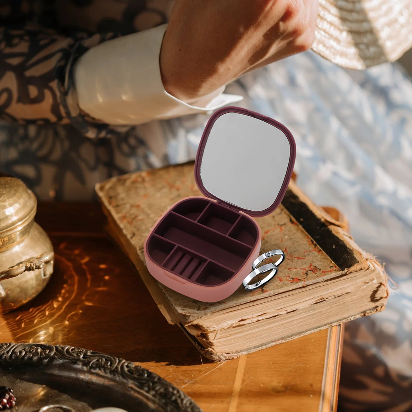 

1Pcs Nordic Style Jewelry Storage Box Makeup Mirror Portable Travel Case Multiple Compartments Lightweight Organizer