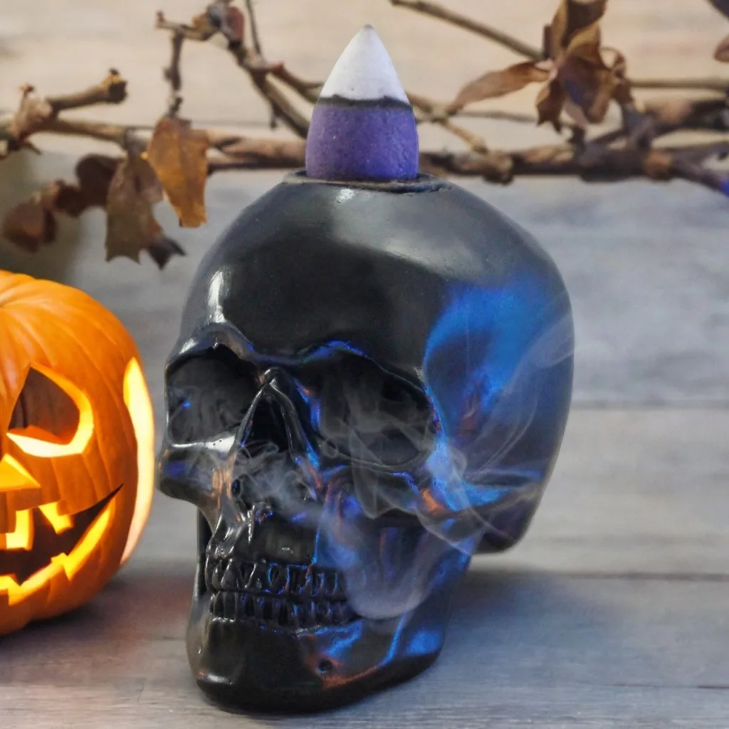 

Skull Incense Burner Ornament Personalized Wine / TV Cabinet Fireplace Decoration Fashionable Resin Ornaments For Halloween