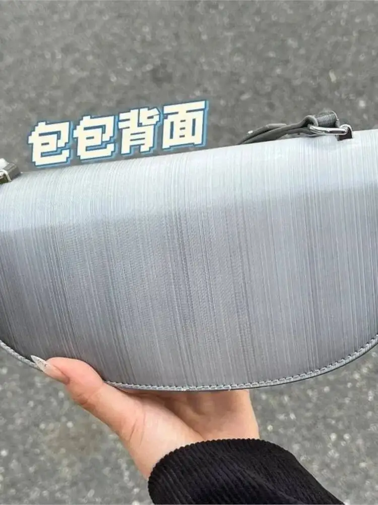 Bloom Sweet Cool Sier Underarm Women Vintage Leather Half Moon Messenger Bag Purse Ladies Retro Elegance Shoulder Bags