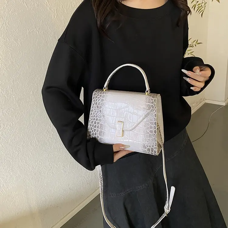 

Элегантные модные сумки для подгузников однотонного цвета для женщин, стильная повседневная сумка-тоут, люксовая брендовая сумка через плечо, классическая дизайнерская модель.