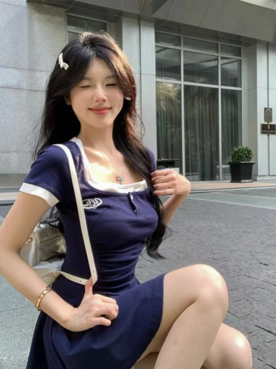 فستان نسائي صيفي بتصميم أمريكي عصري، بياقة مربعة وأكمام قصيرة، بتصميم مدمج، قصة A-Line تنحيف الجسم، تنورة قصيرة