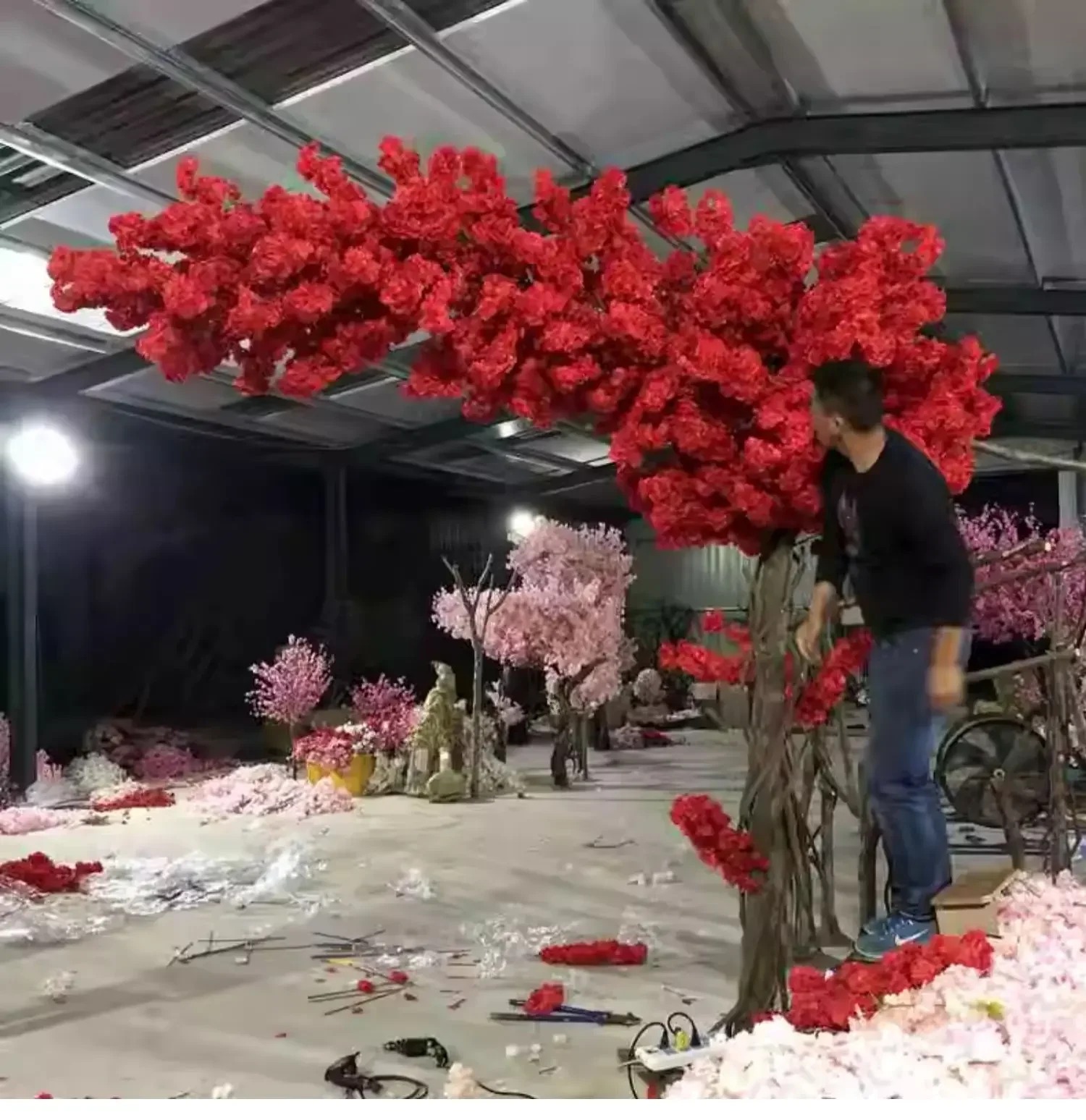 

A48 Large Imitative Tree Wedding Wishing Tree Indoor Floor Living Room and Hotel Display Arch Fake Flowers