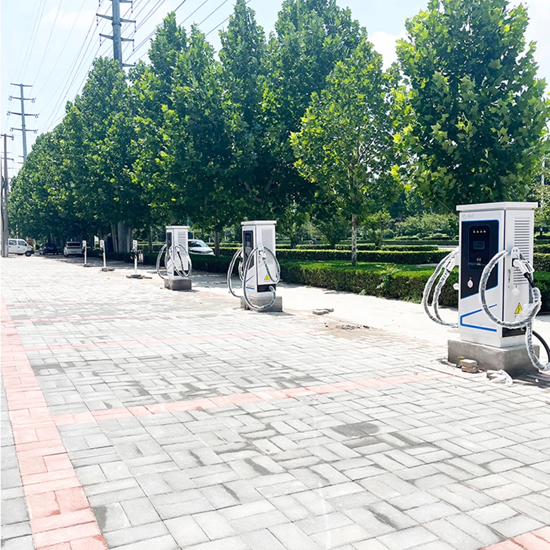 เครื่องชาร์จ EV 120kW พร้อมการกระจายอัจฉริยะสําหรับการชาร์จรถยนต์คู่ ขับเคลื่อนโดยระบบแรงดันไฟฟ้า 380V/480V