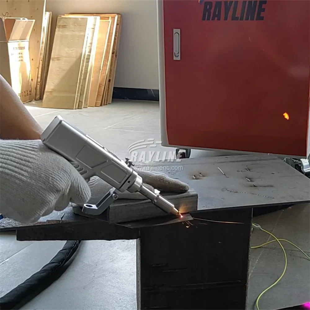 Handheld Fiber Laser Welding Machine for Metal Stainless Steel Aluminum Automatic Spot Soldering Cleaning Machine