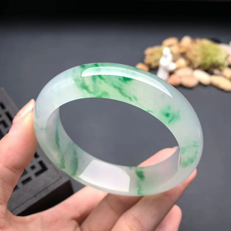 

Myanmar Emerald Pit -like Ice-Permeable Floating Flowers Jade Bracelet