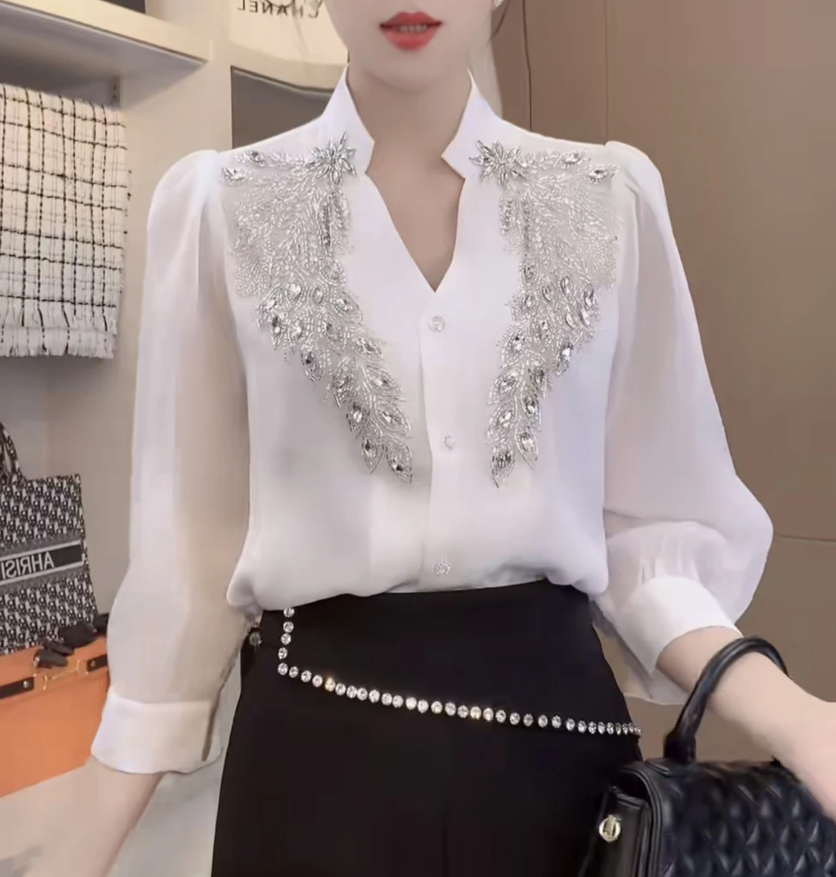 High Quality Blusas Femininas Elegantes French Ladies V-neck Bead White Shirt 2023 Summer New Loose Woman Half Sleeve Tops Mujer