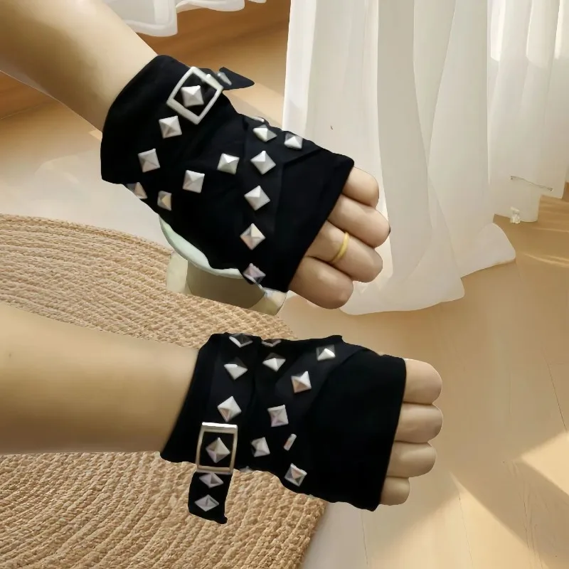 Black Rivet Chain Gloves Unisex Y2K Strap Girl Sleeve Hand Cover teenage Girls Hip Hop Arm Cover Driving Gloves Accessories
