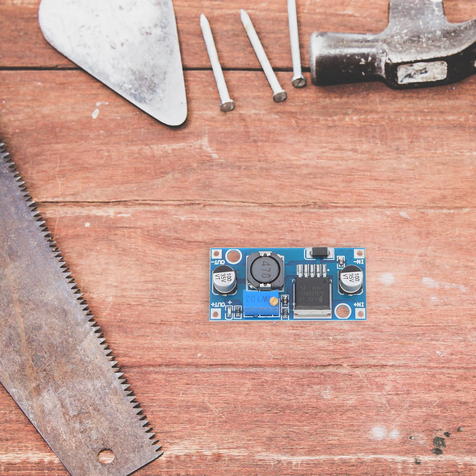 4 قطعة منظم جهد قابل للتعديل محول تيار مستمر-تيار مستمر وحدة إمداد الطاقة المتوافقة وحدة تنحى عالية الاستقرار