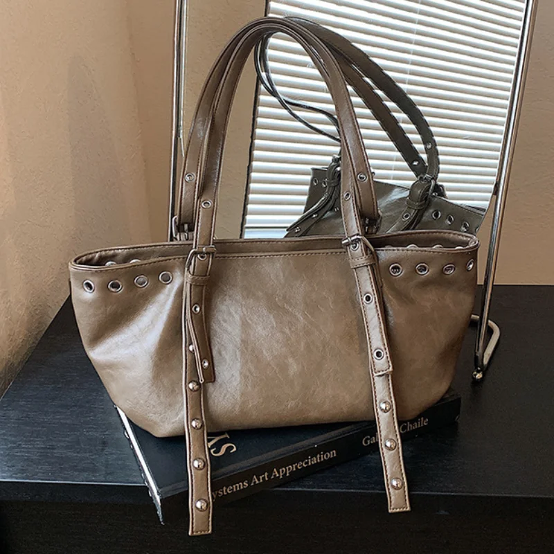 Autumn Retro Oil Wax Tote Trendy Y2k Soft Pu Rivet Shoulder Bag Adjustable Long Strap Large Capacity Simple Casual Daily Handbag