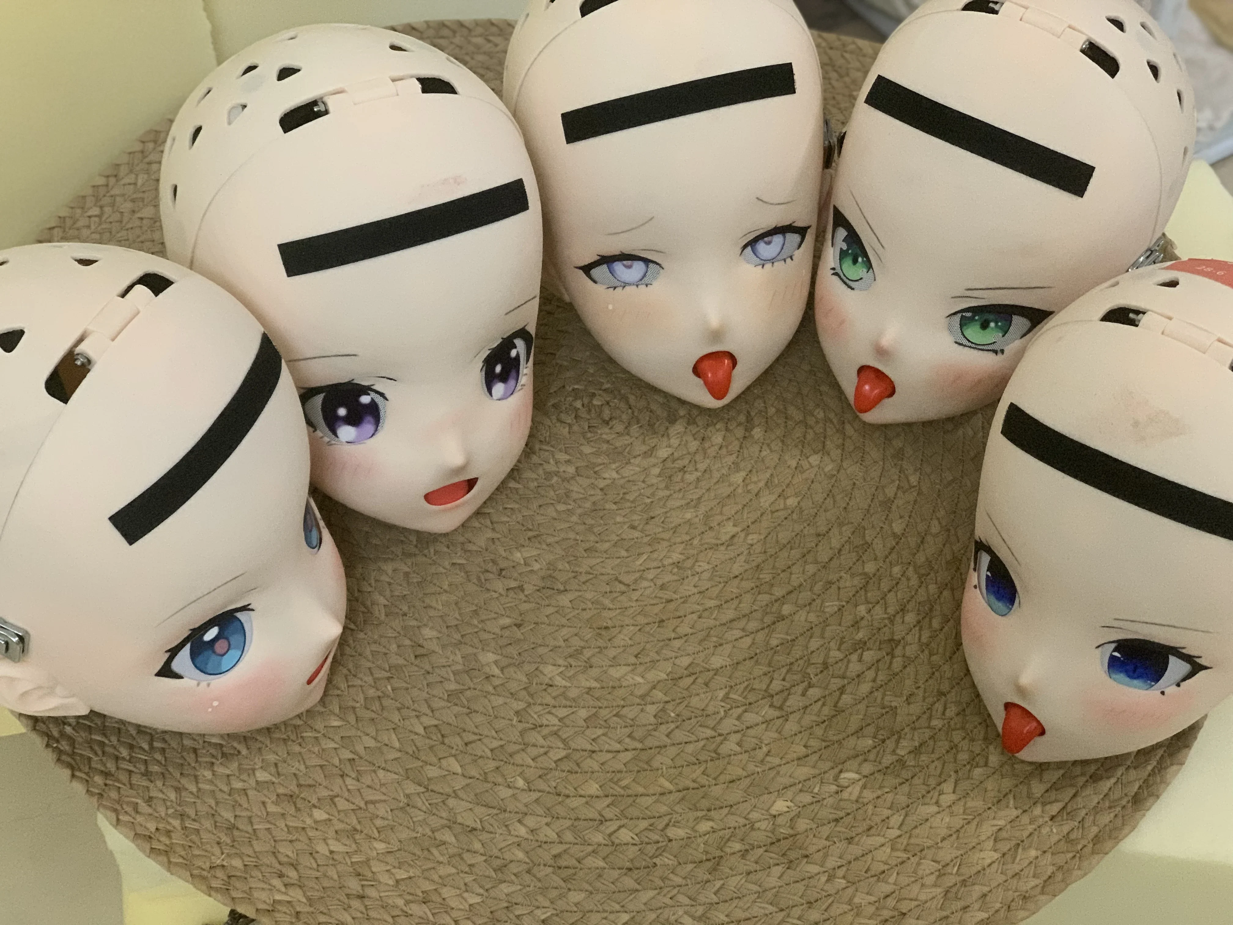 (XYQ) متوفر في المخزون فستان متقاطع مخصص لشخصية أنثى فتاة PLA رأس كامل مع قفل قناع أنيمي كوسبلاي الياباني Animego Kigurumi