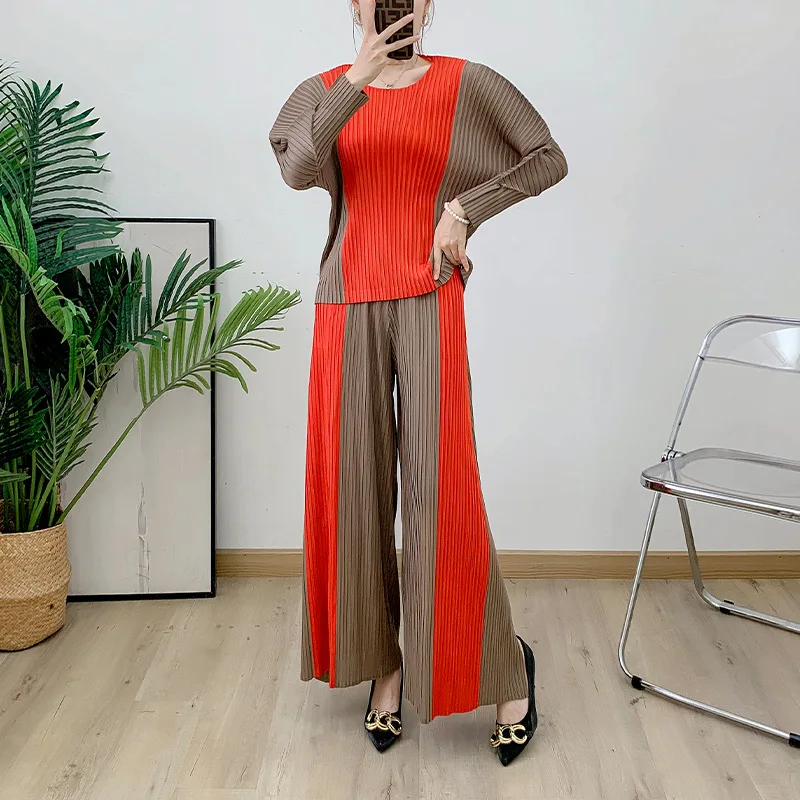 

SuperAen Pleated Summer Autumn 2024 Color Blocking Straight Leg Pants Bat Sleeve Shirts Two-piece Set for Women