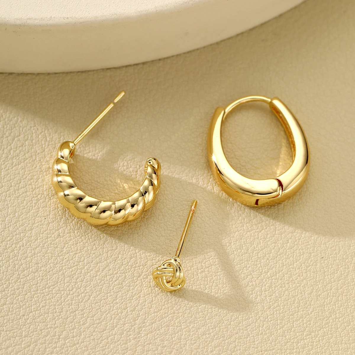 3 قطعة مجموعة أقراط دائرية بسيطة للنساء خمر الذهب اللون دائرة معدنية هندسية الغضروف ثقب الأقراط مجوهرات الحفلات اليومية