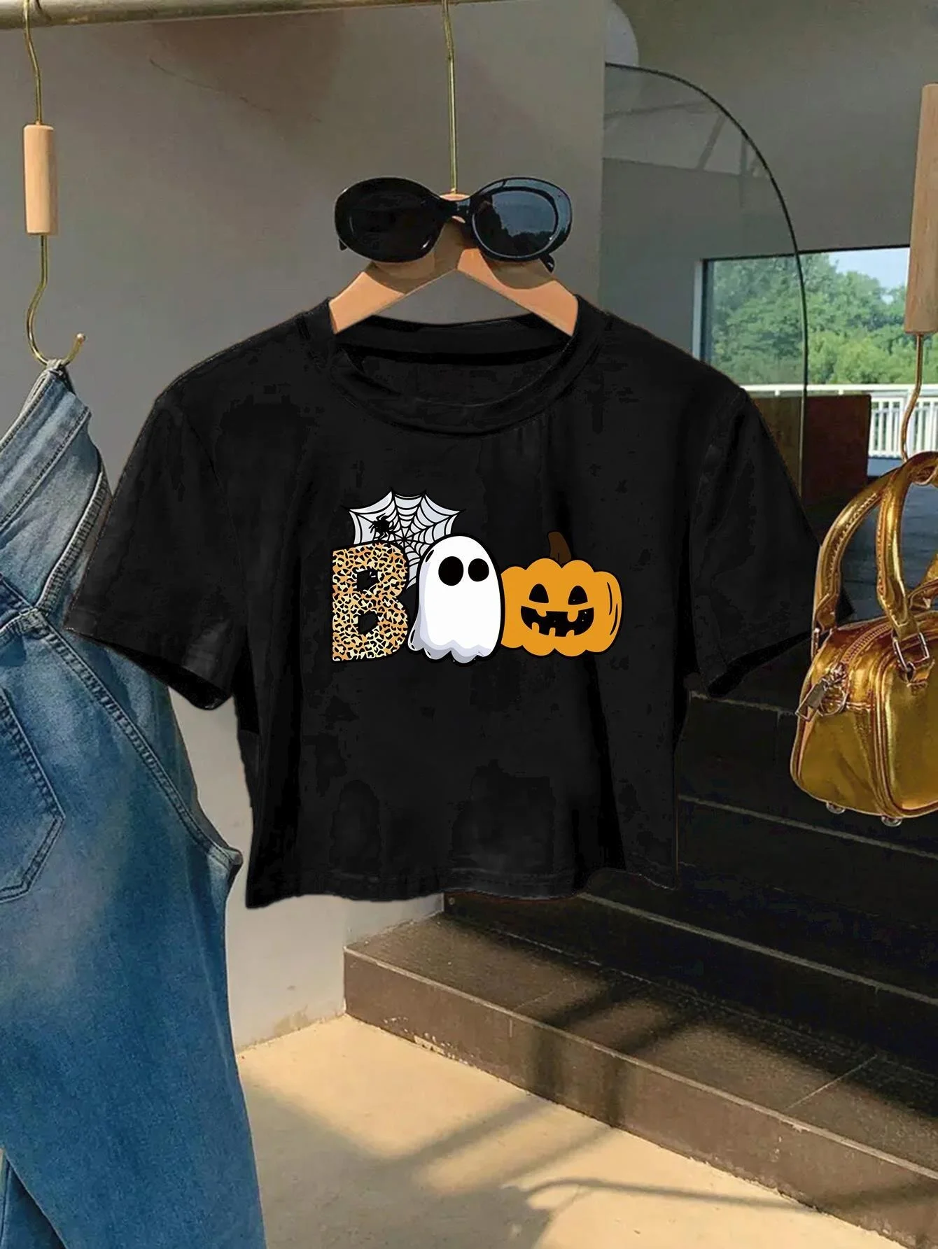 

Halloween Ghosts Monsters Graphic Print Cropped T-Shirt Short Sleeve Round Neck Casual Top Harajuku Sleeve Aesthetic Clothes
