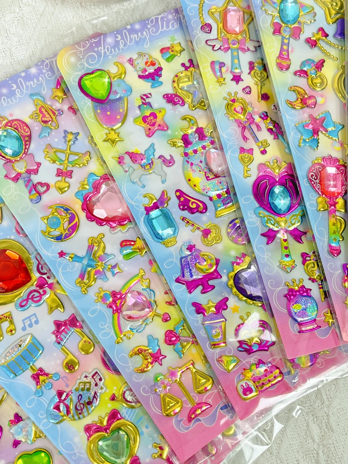 Fun Laser Diamond Stickers, 3D Diamond Foam Stickers, Heart-Shaped Gemstone Laser Stickers, Made of Pvc and Foam Materials, Can Be Used for Scrapbooking, Photo Album Decoration, DIY Journals, Notebooks, Phone Case Deco