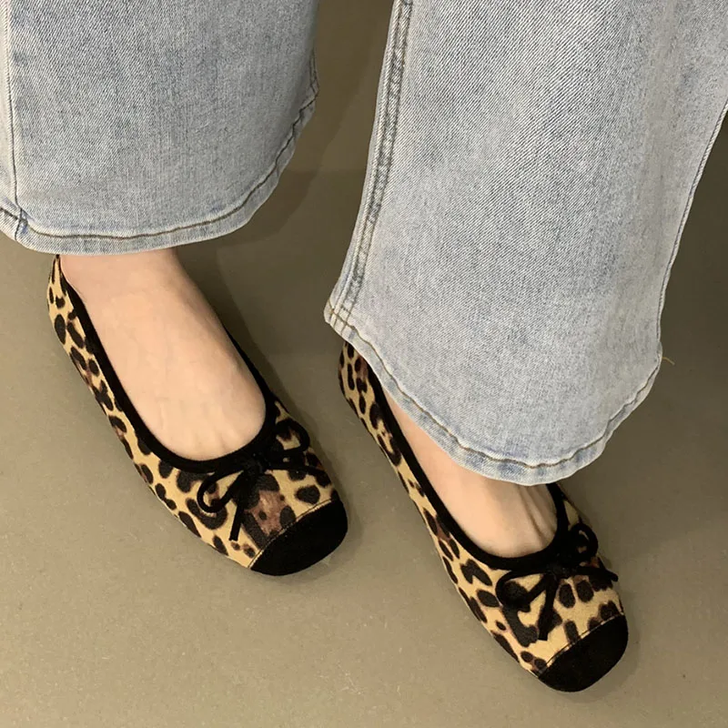 2024 Leopard Brown Women Flats Shoes Brand Designer Mary Janes Shoes donna Round Toe mocassini in pelle giapponese Mujer