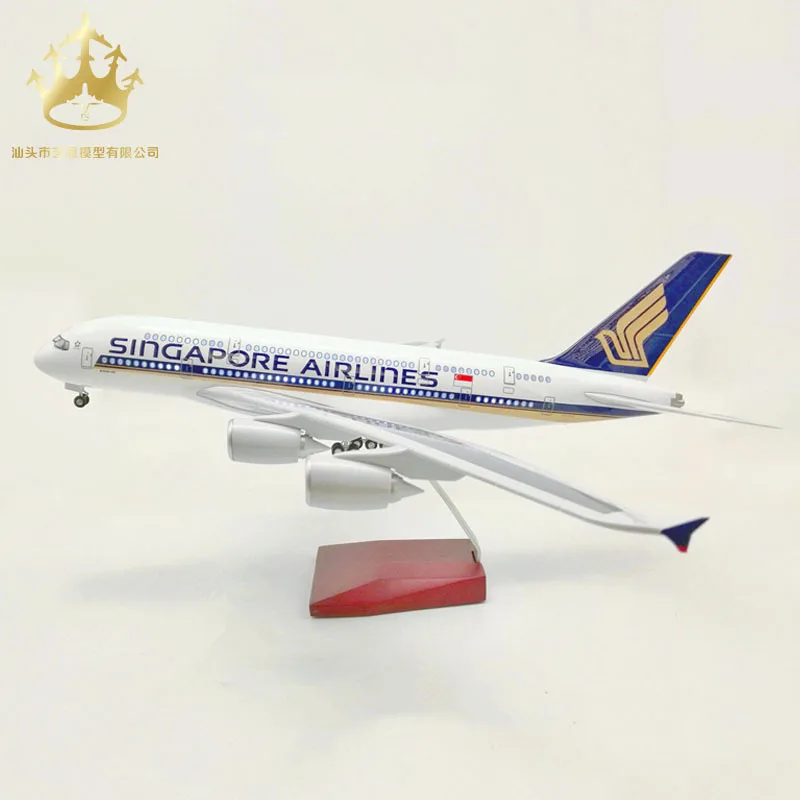 Airbus A380 Singapore Airlines with wheels and lights simulation aircraft model civil aviation model gift ornament