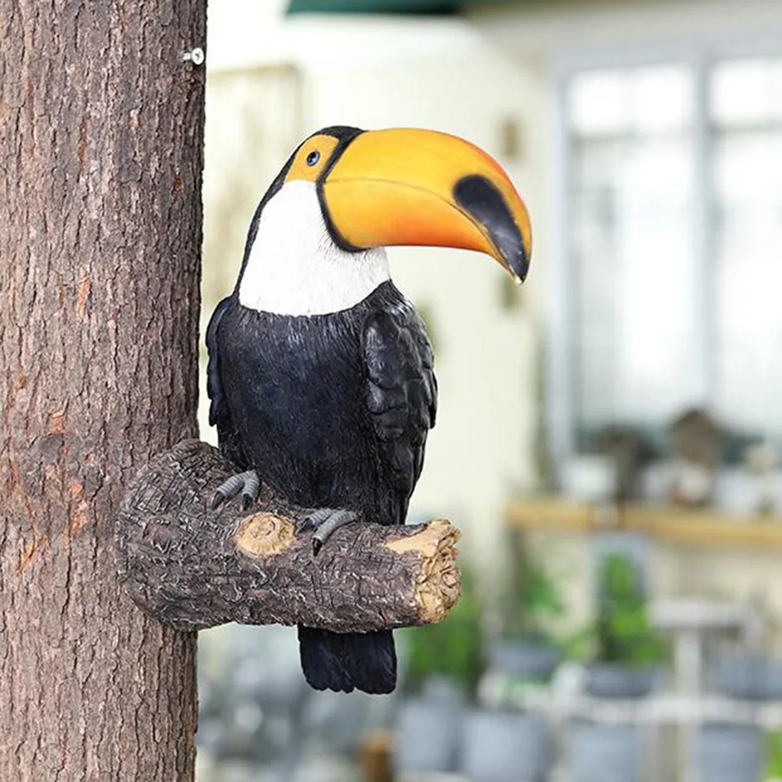 Resin Bird Figurine Toucan Tree Hugger Garden Statue, Lifelike Animal Standing Sculpture Tree Ornaments Resin Bird Figurine Tou