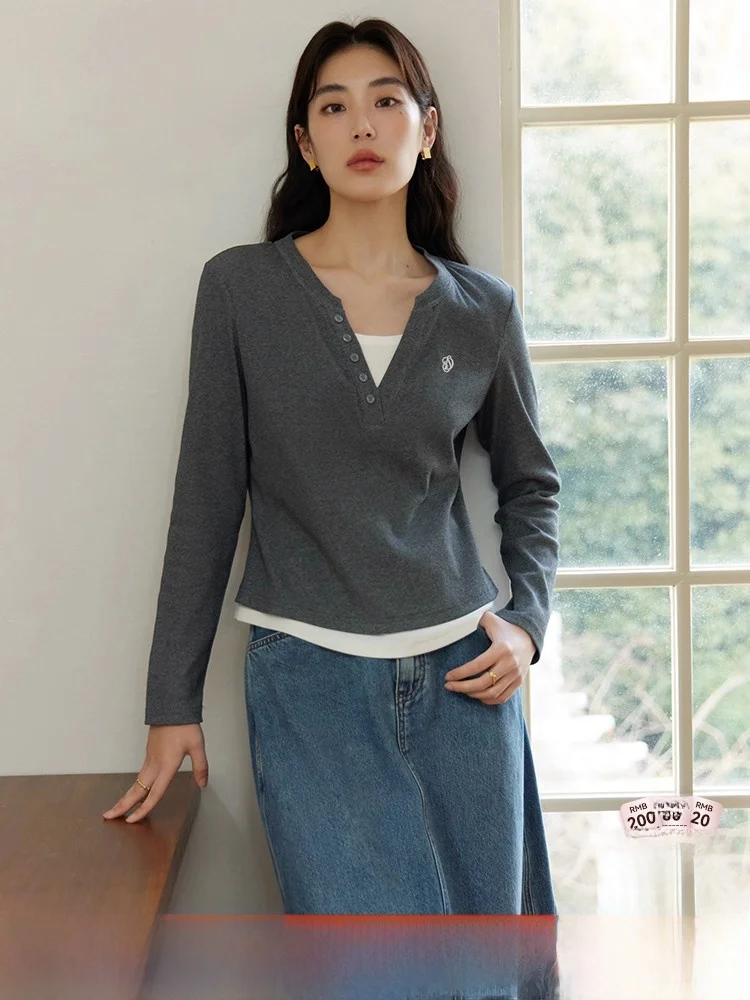 

Женская модная трикотажная футболка больших размеров с v-образным вырезом, повседневная облегающая футболка, весеннее новое поступление, подходит для полных дам