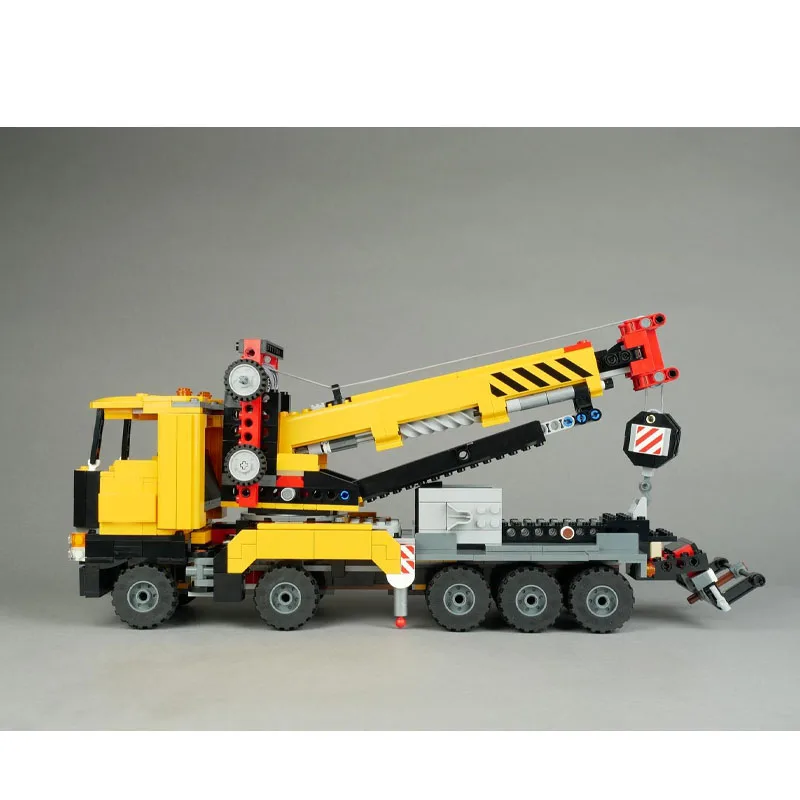 MOC-242506 City Traffic Heavy-Duty Trailer Building Block Model, 834 Pieces, Creative Birthday Gift Toy for Boys and Children