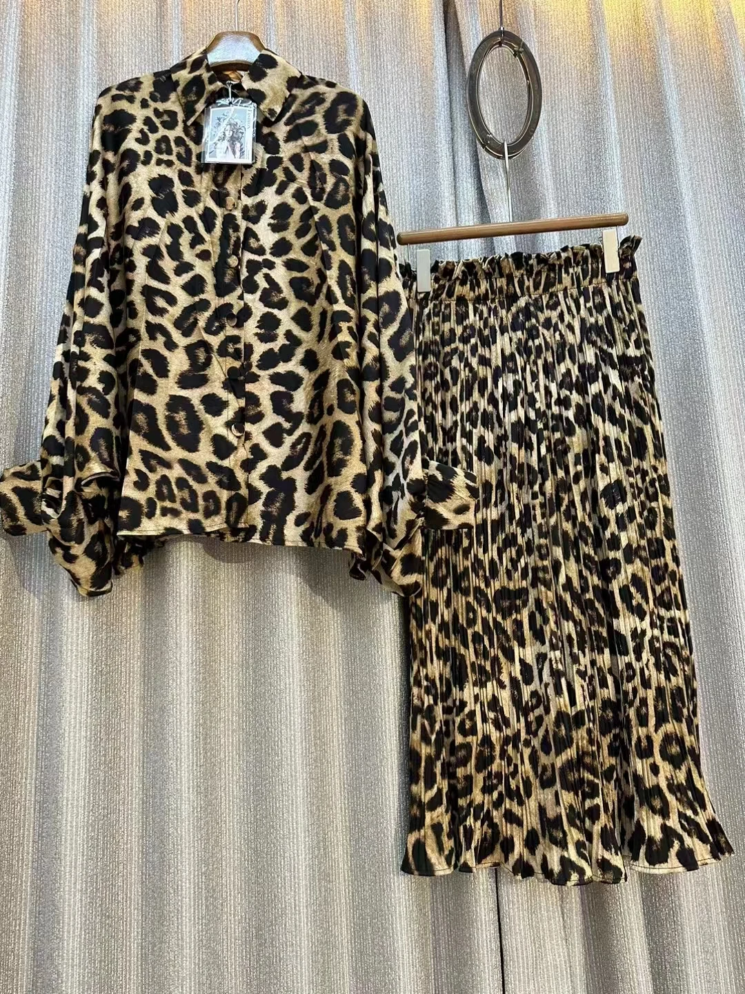 Conjunto de dos piezas con estampado de leopardo para mujer, traje de chándal holgado e informal de pierna ancha, elegante, Otoño, 2023