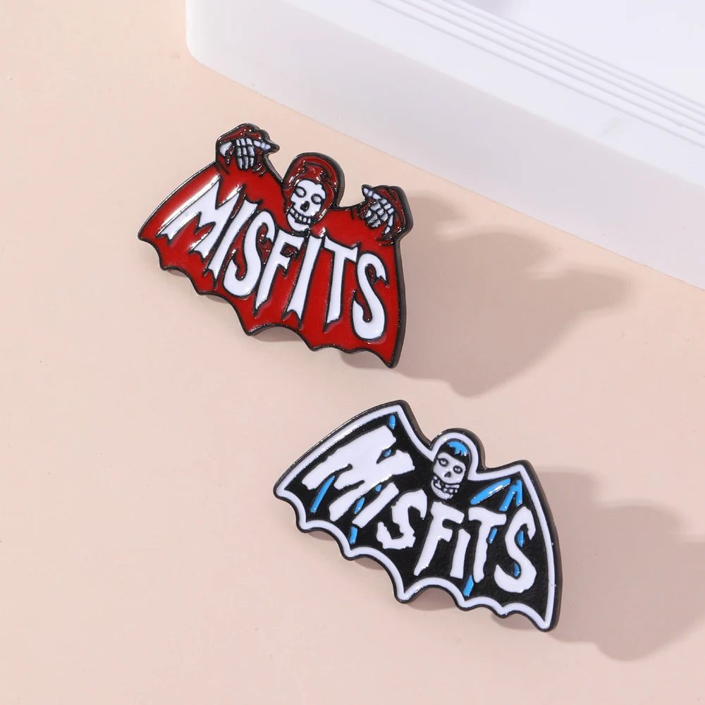 2 Pcs/Set Personality Misfits Bat Skull Pins Sinister Red Blue Colors Enamel Brooches For Bag Clothes Decoration