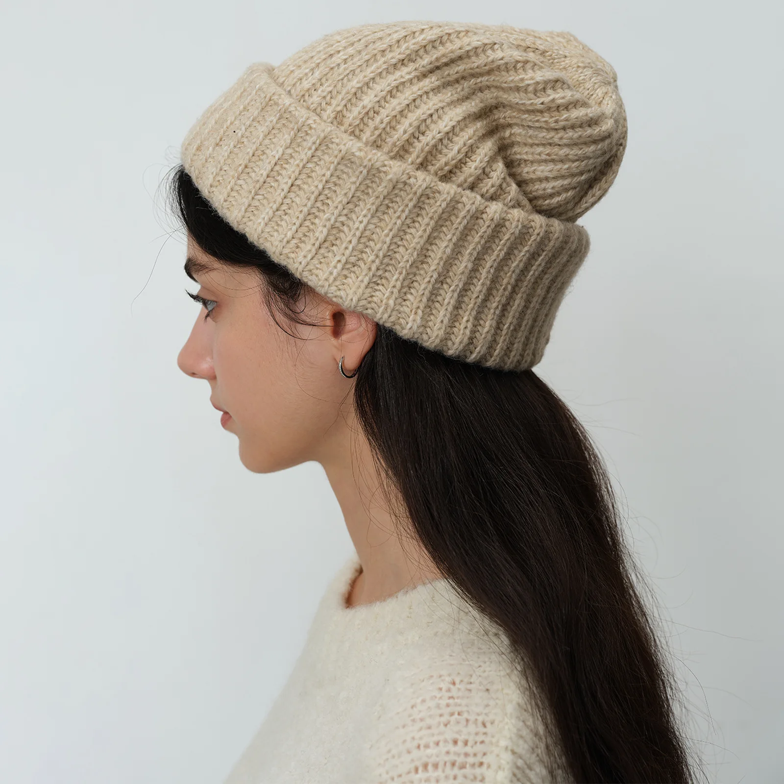 Topi Rajut Wanita Musim Gugur dan Musim Dingin, Wol Hangat, Warna Solid, Serbaguna, Warna Cerah, Pelindung Telinga, Tren Sederhana