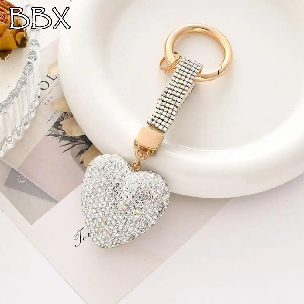 

Creative Shining LOVE Keychain Bling Jewelry Heart Keychain Light Luxury Accessory Car Keyring Gifts