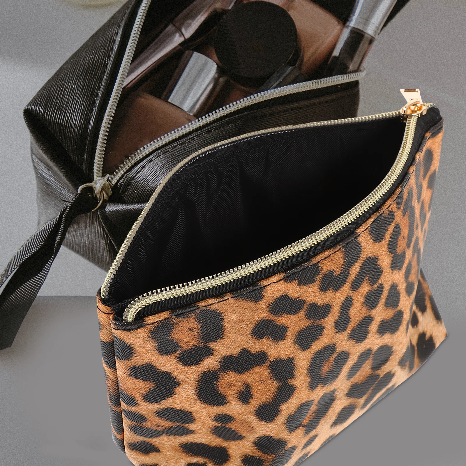 

Leopard Print Large Capacity Bag Red Brown Travel Toiletry Organizer Portable Makeup Storage Pouch Handheld