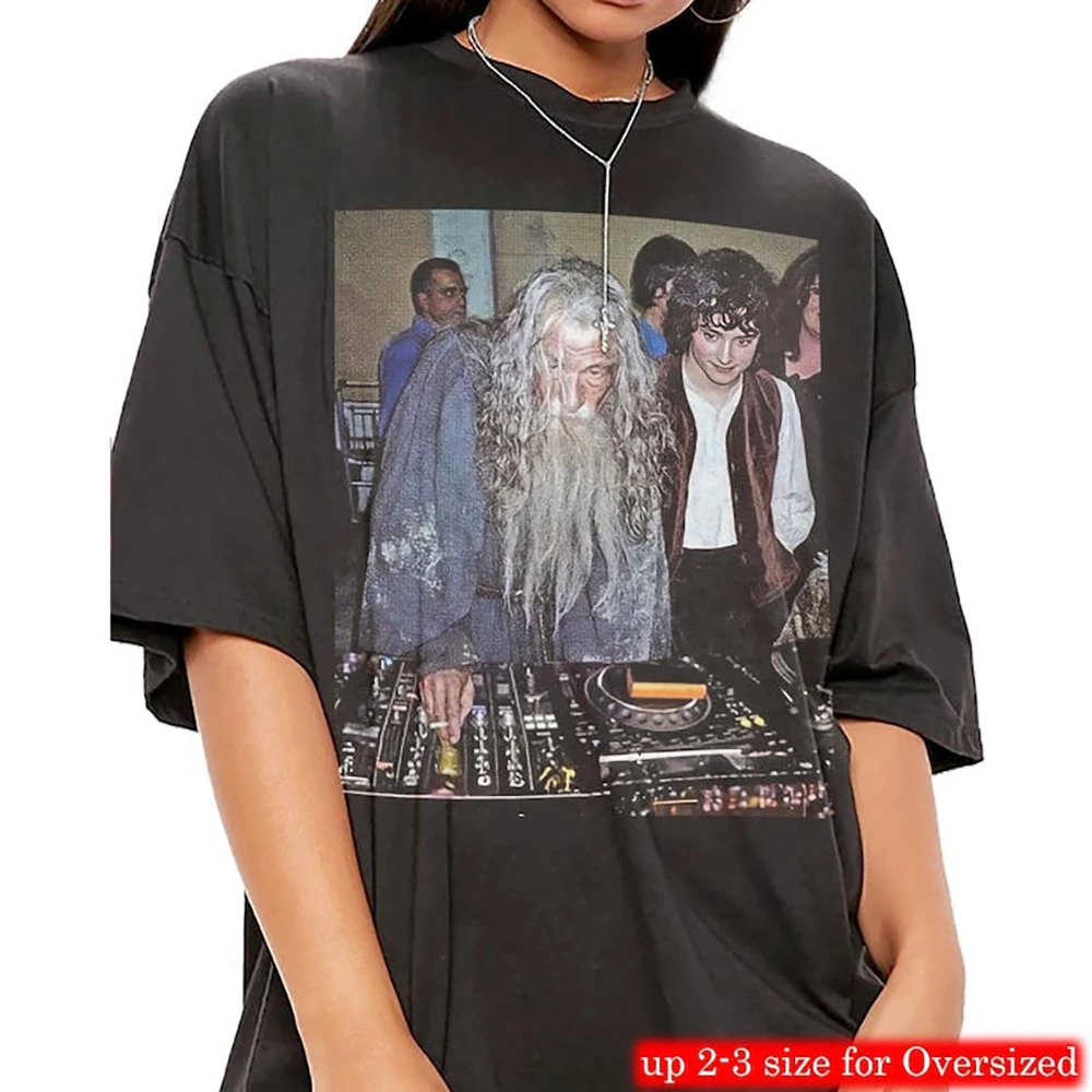 Funny Gandalf DJ with Frodo Graphic T-shirt Dark Lord LOTR Tees The Shire Fellowship Shirts Humor Trendy Streetwear Hip Hop Tops