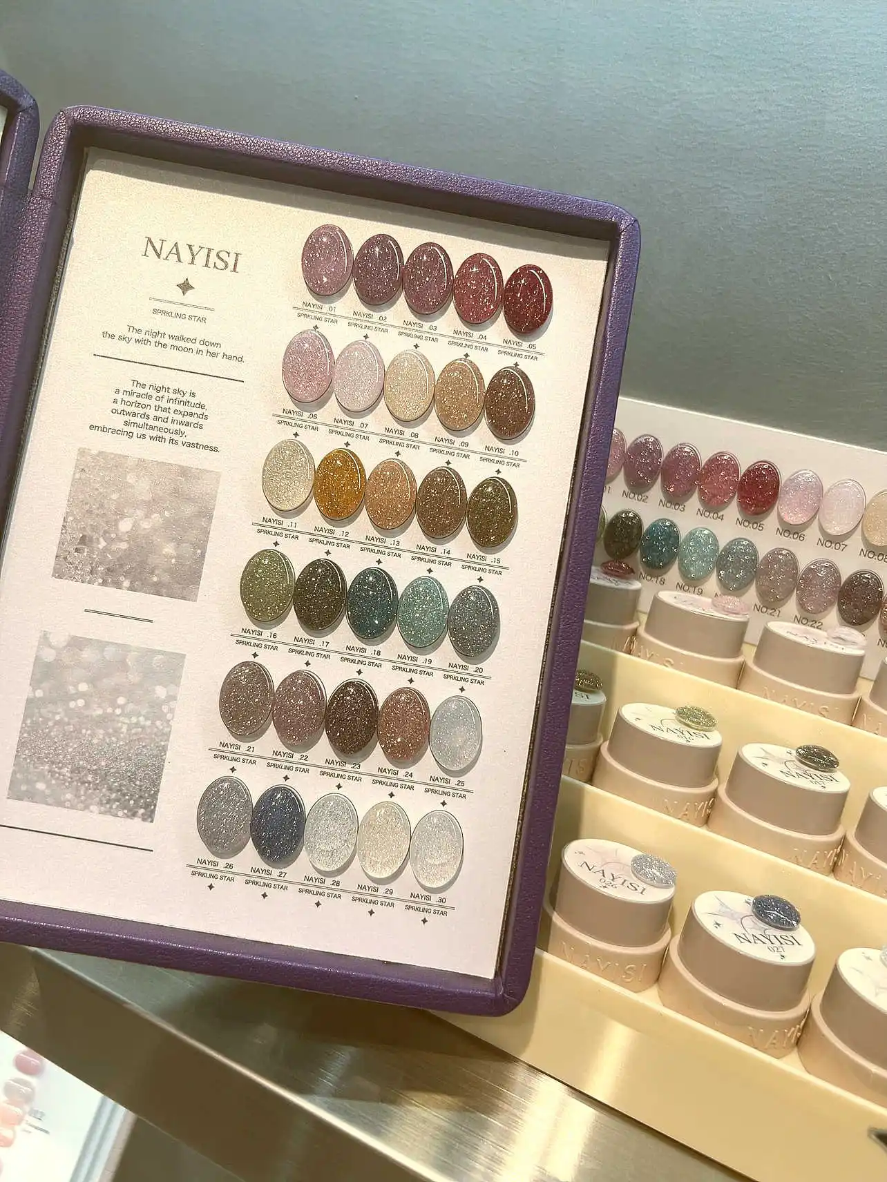 NAYISI 30 색상 깨진 다이아몬드 컬러 네일 젤 세트 2025 새로운 패션 핫 세일 네일 아트 키트 무독성 UV 젤 네일 살롱 도매