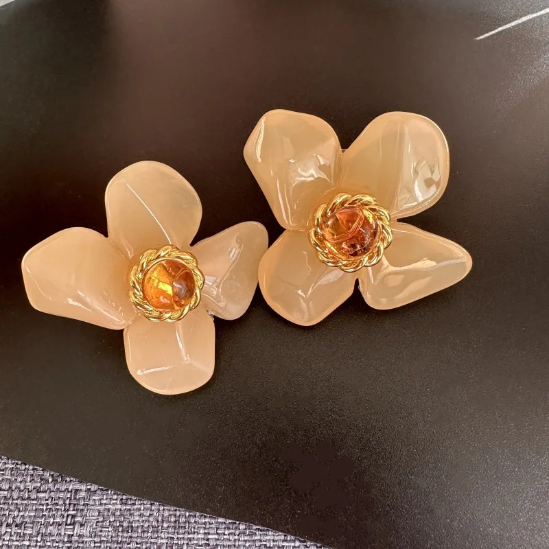 Vintage New Chinese Style Retro Atmosphere Meat Powder Handmade Moonlight Glazed Peach Blossom Petal Stud Earrings Earclip Jewel