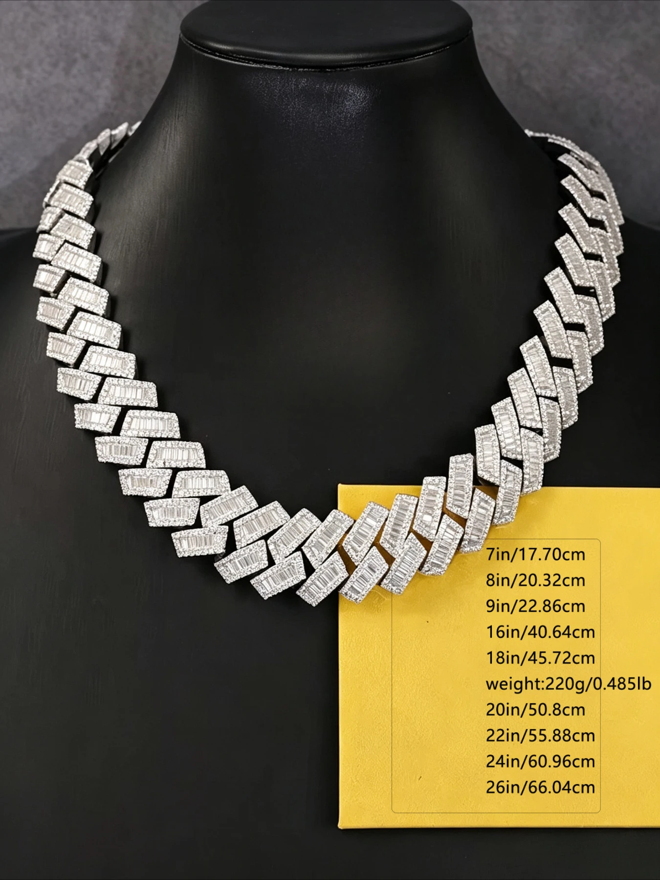 With diamond-encrusted lock, Miami Cuban chain 20mm classic, American hip-hop trend jewelry is shiny and translucent,