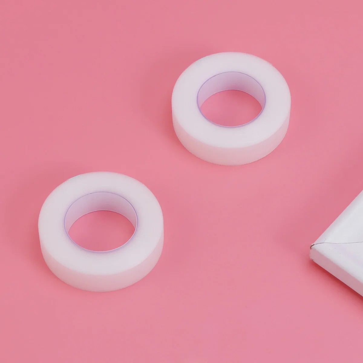 

6Pcs Eyelash Isolation Tape Lint Free Medical Grade Non Woven Fabric for Eyelash Extension Supplies Secure Adhesion