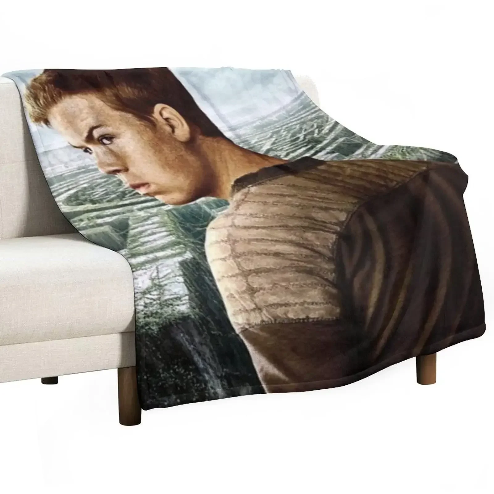 will poulter gally Throw Blanket Summer Beddings Sofa Loose halloween Blankets