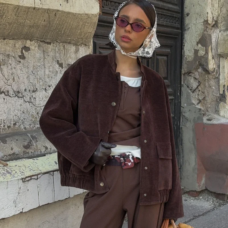 

TARUXY Casual Corduroy Short Jackets Women Fashion Lapel Pocket Single Breasted Loose Jackets Autumn Daily Commuting Street coat