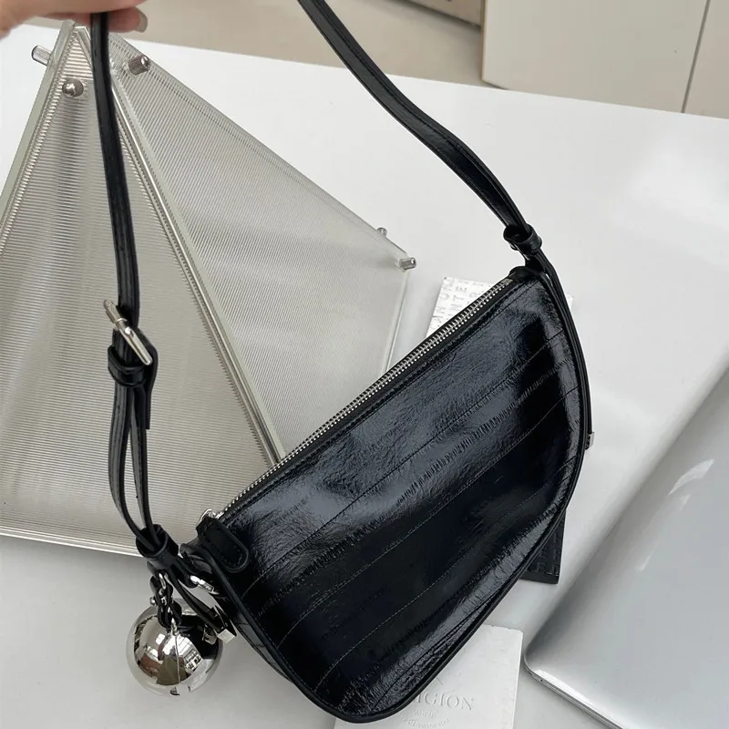 Irregular Triangle Hobos Bags For Women Luxury Designer Handbag Purse 2024 New In Fashion Bell Clang Decorate Underarm Shoulder