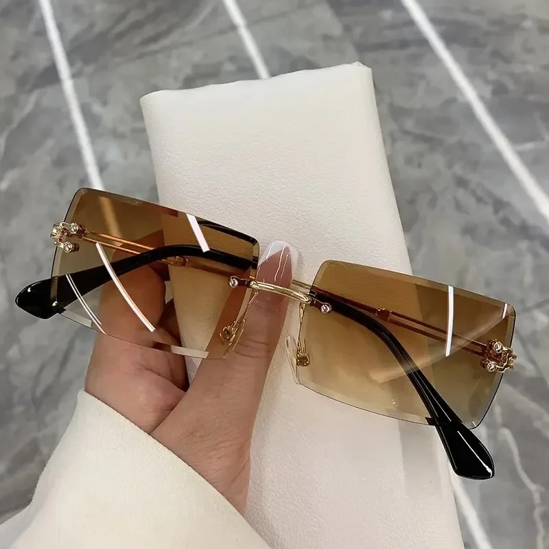 Vintage Fashion 2024 New Sunglasses Rimless Frameless Rectangle Shades Gradient UV400 Summer Traveling Sun Glasses for Women