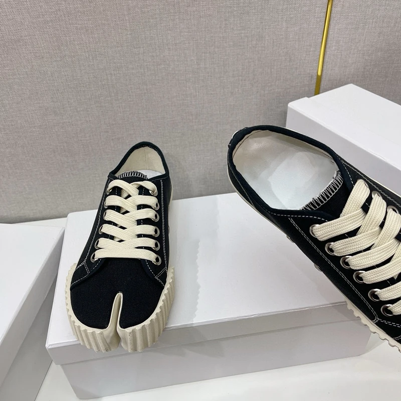 Sepatu Ujung Belah Kanvas Hel Rendah Modis 2025 Sepatu Datar Bertali Wanita Sepatu Papan Kasual dan Nyaman Sepatu Olahraga Pria