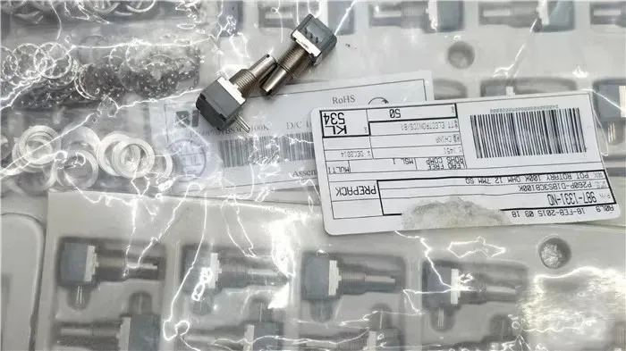 Bi P260P-D1 B100k single potentiometer, 20 mm long handle circle BI B100K